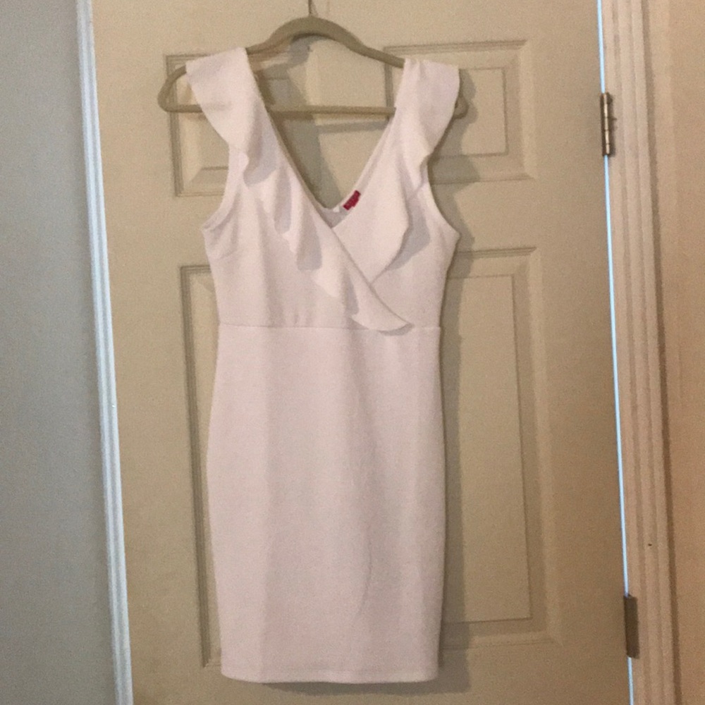 White ruffled GUESS dress
